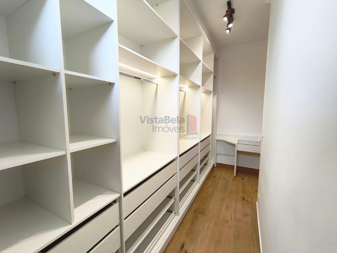 Casa em Condomínio à venda no Residencial Ouroville: CLOSET SUÍTE