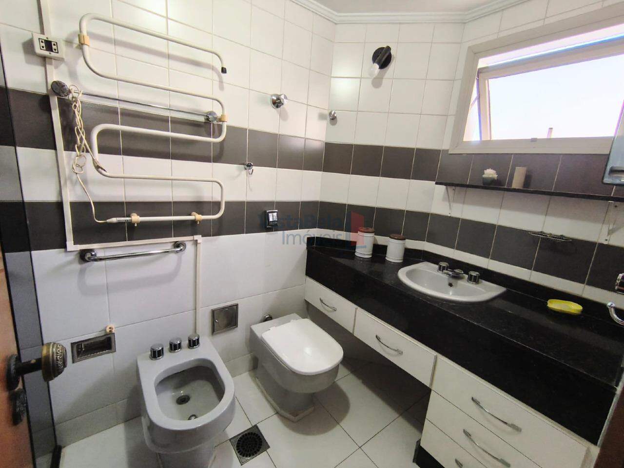 Apartamento para aluguel no Centro: WC SUÍTE