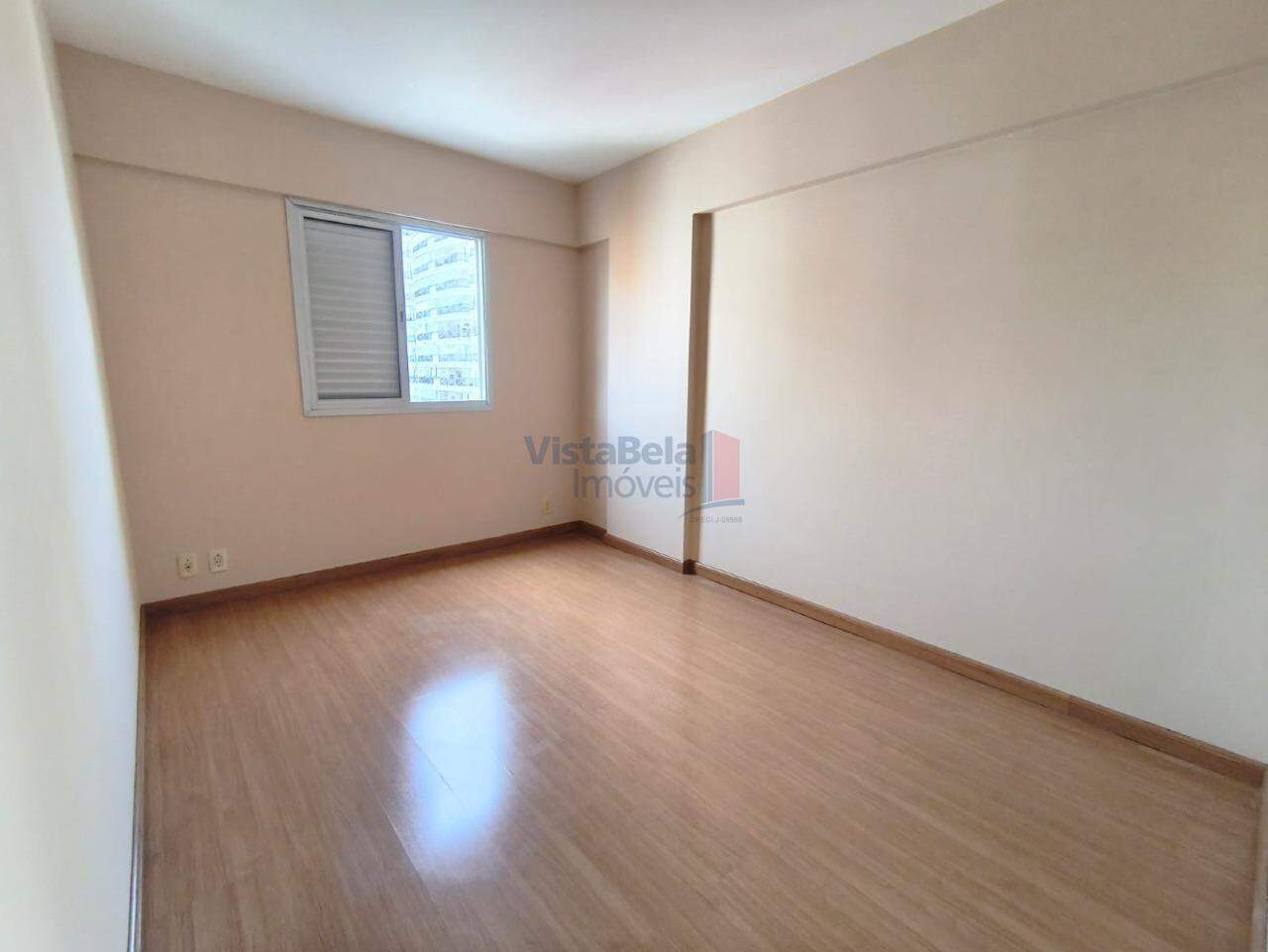 Apartamento à venda no Jardim das Nações: 1° DORMITÓRIO