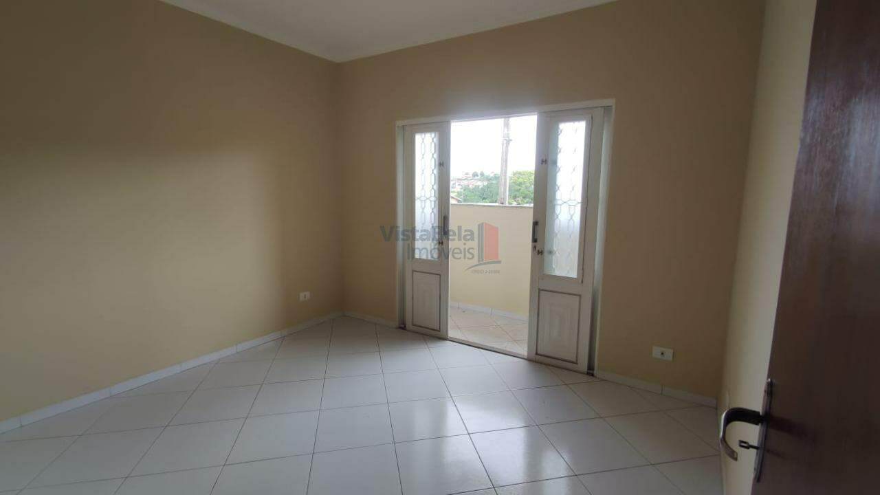 Casa à venda no Granjas Panorama: 1° Dormitório com Sacada
