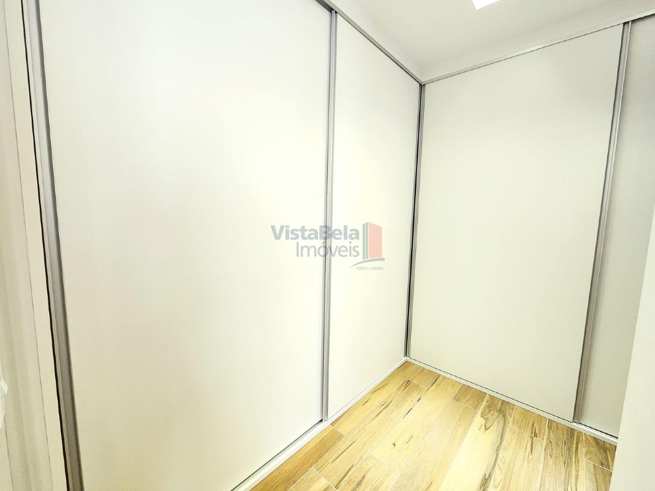 Casa em Condomínio à venda no Piracangaguá: CLOSET SUÍTE MASTER