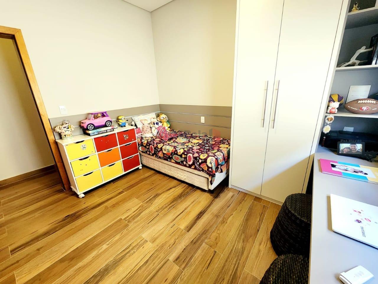 Casa em Condomínio à venda no Piracangaguá: QUARTO HÓSPEDE / ESCRITÓRIO