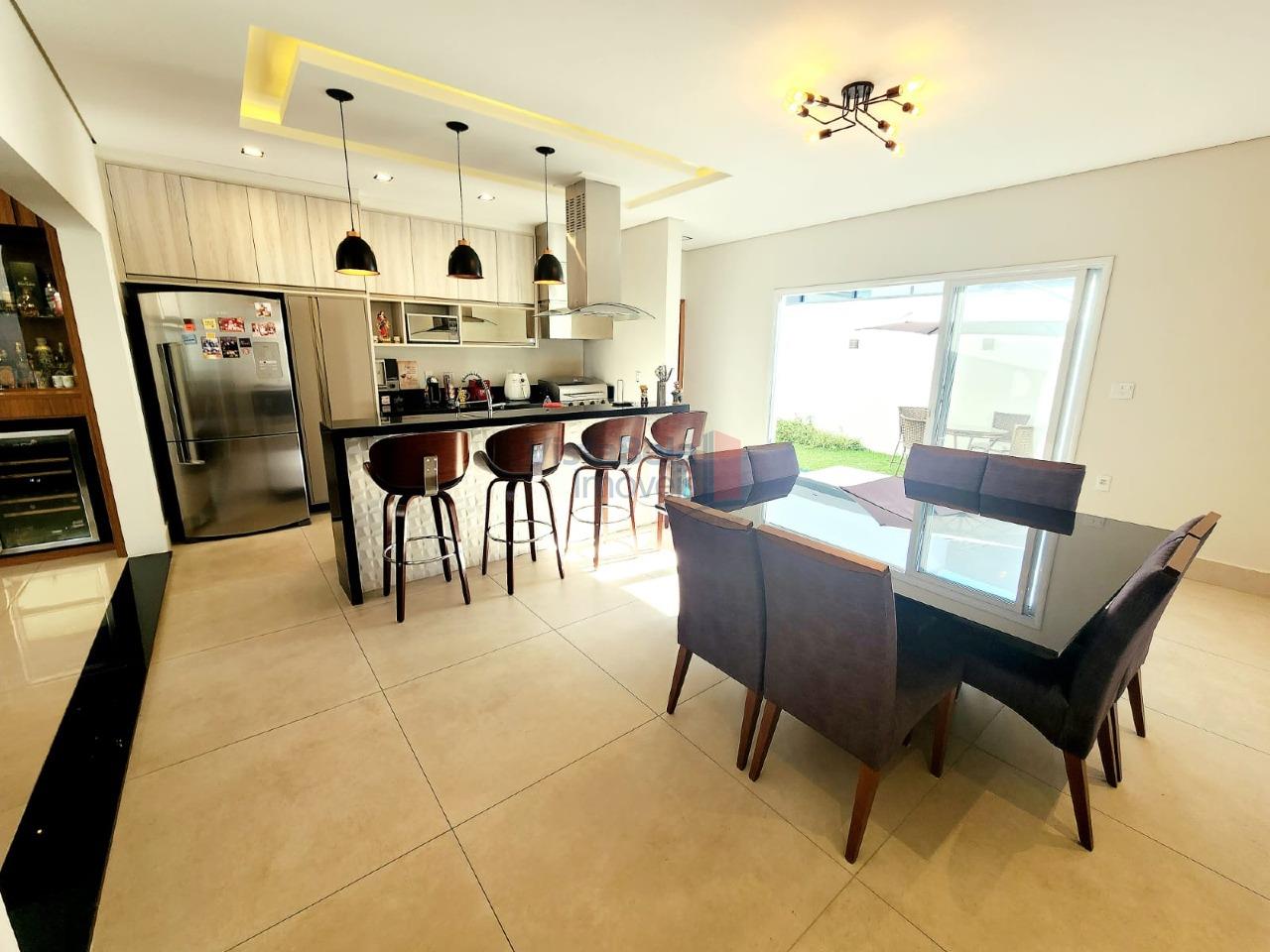 Casa em Condomínio à venda no Piracangaguá: SALA JANTAR INTEGRADA ÁREA GOURMET