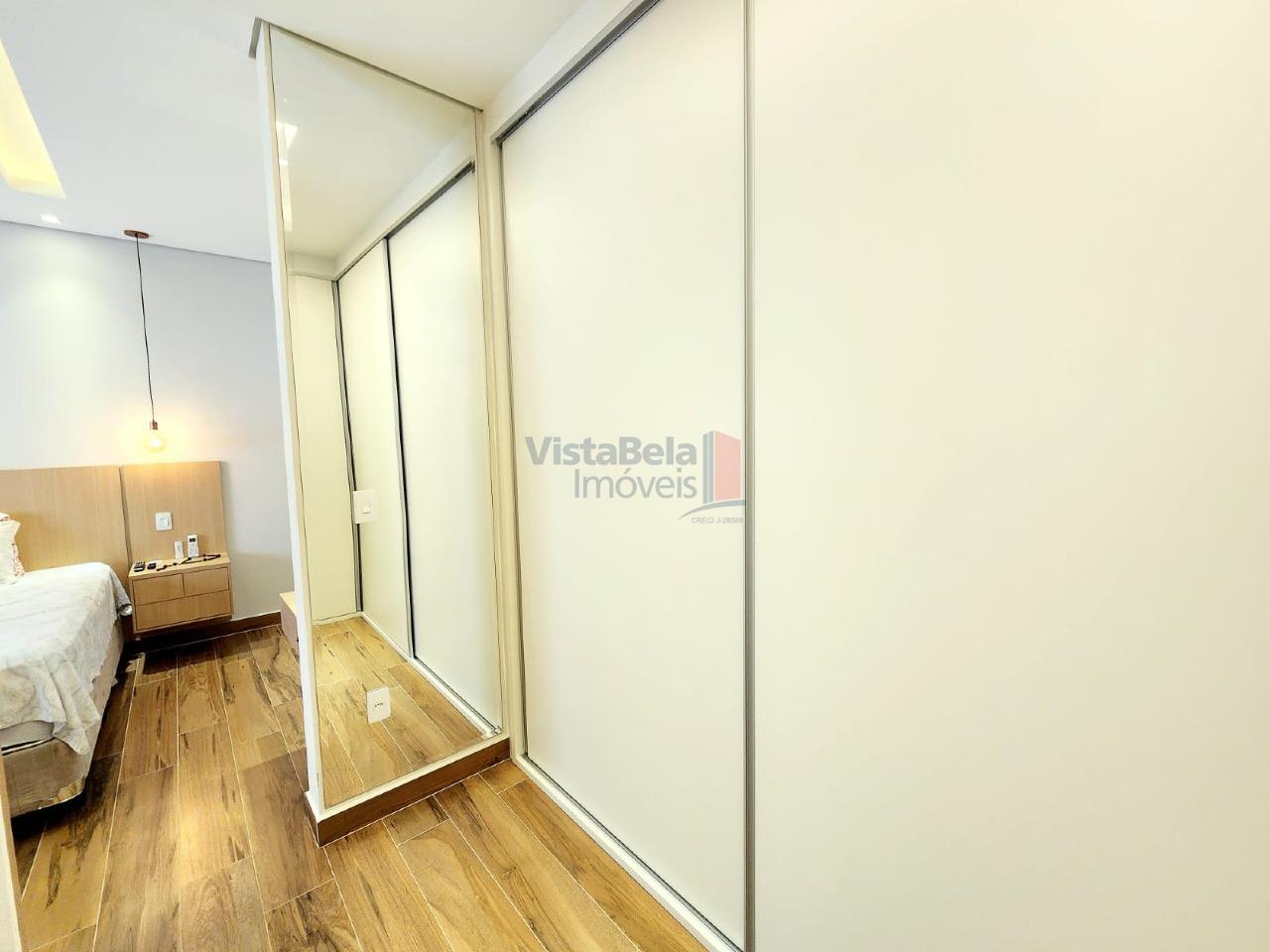 Casa em Condomínio à venda no Piracangaguá: CLOSET SUÍTE MASTER