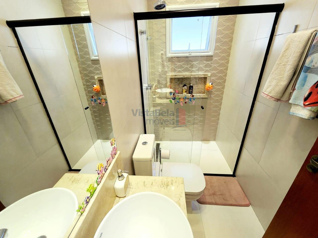 Casa em Condomínio à venda no Piracangaguá: WC 1ª SUÍTE