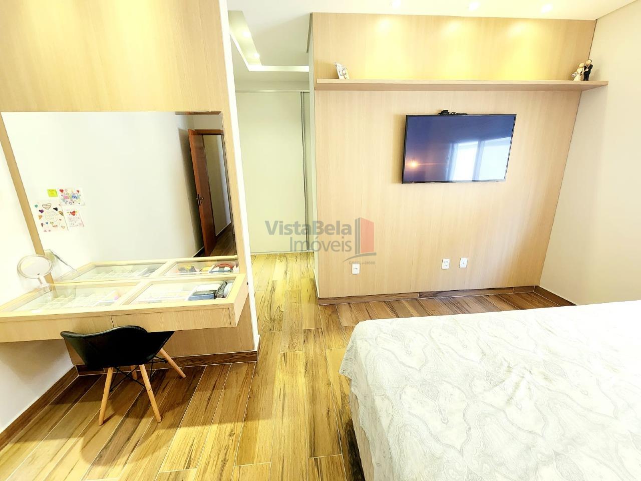 Casa em Condomínio à venda no Piracangaguá: SUÍTE MASTER