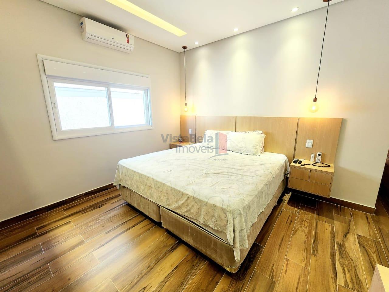 Casa em Condomínio à venda no Piracangaguá: SUÍTE MASTER