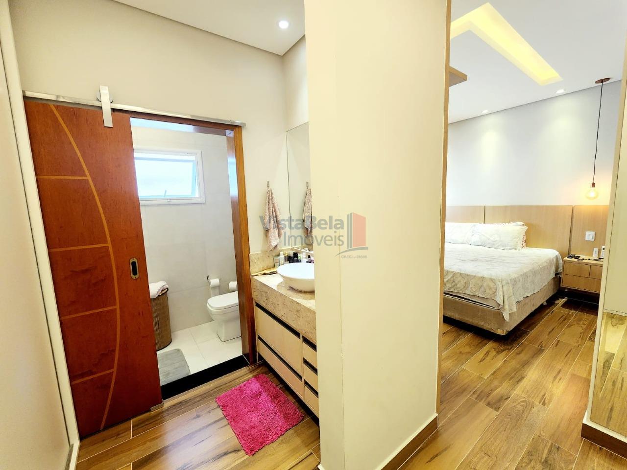 Casa em Condomínio à venda no Piracangaguá: SUÍTE MASTER