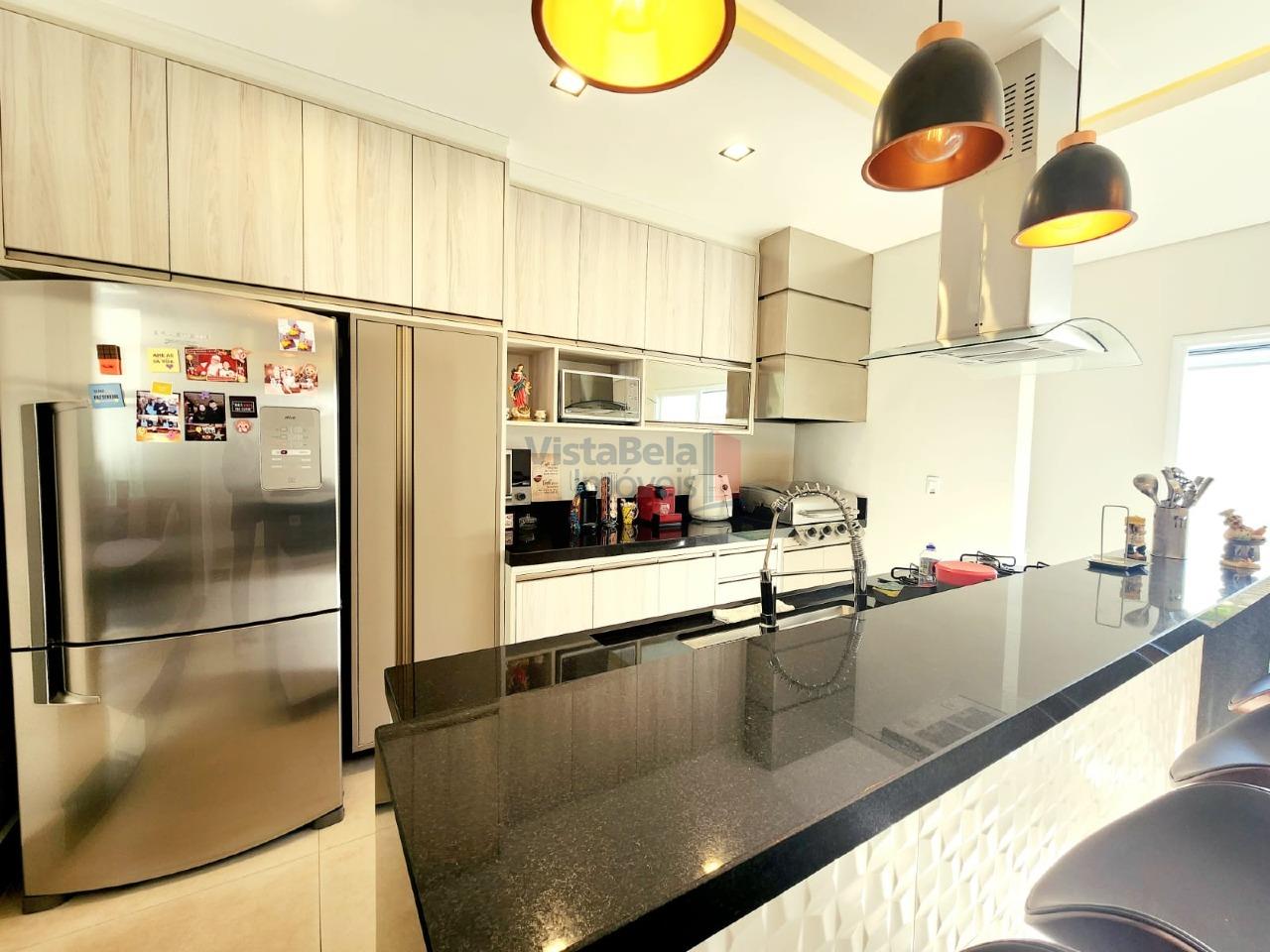 Casa em Condomínio à venda no Piracangaguá: COZINHA