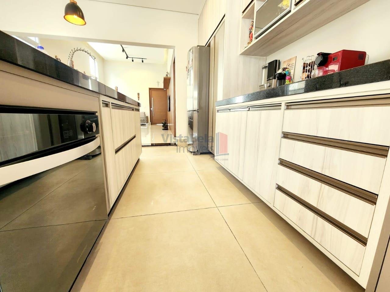 Casa em Condomínio à venda no Piracangaguá: COZINHA