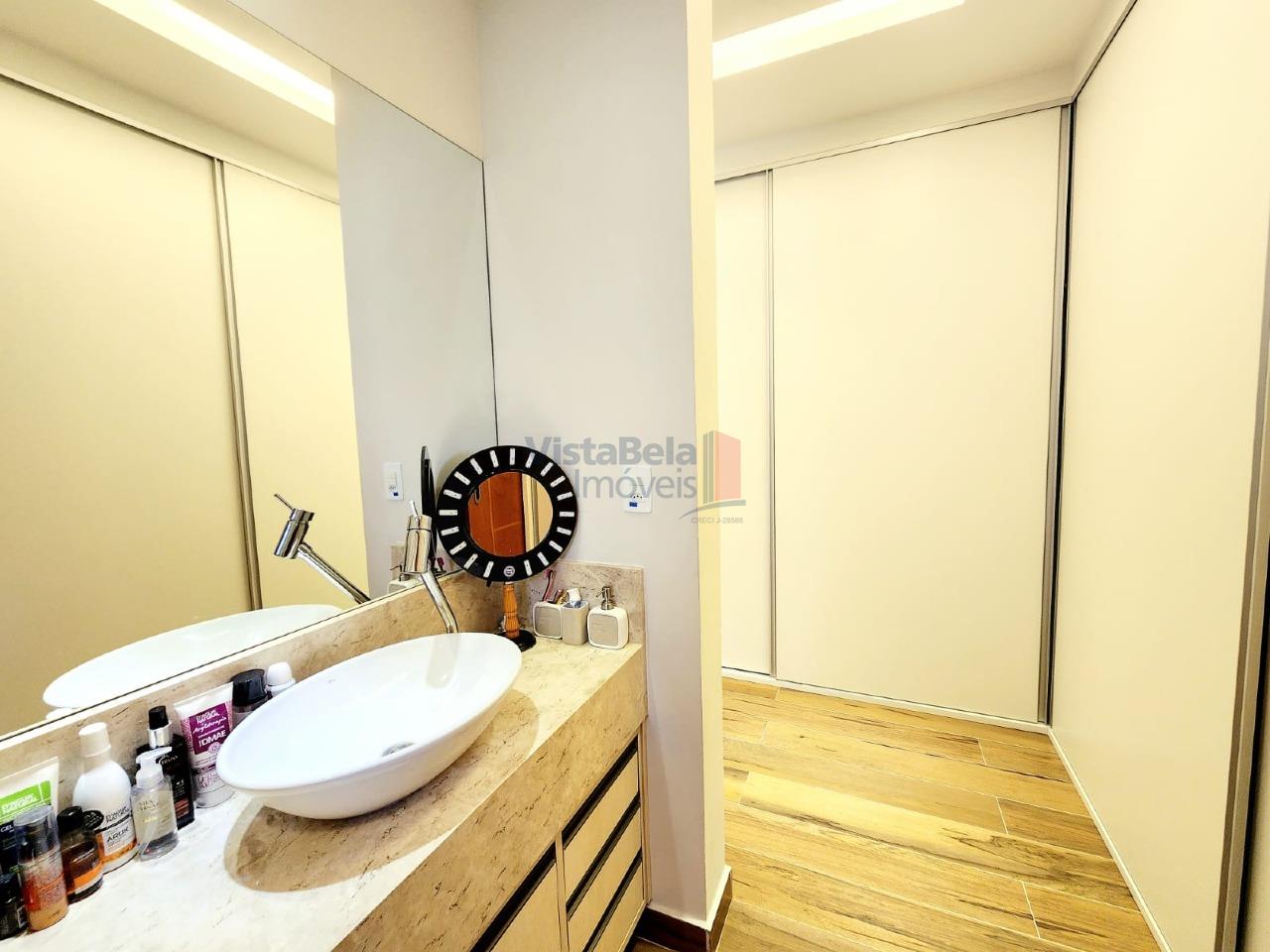 Casa em Condomínio à venda no Piracangaguá: SUÍTE MASTER