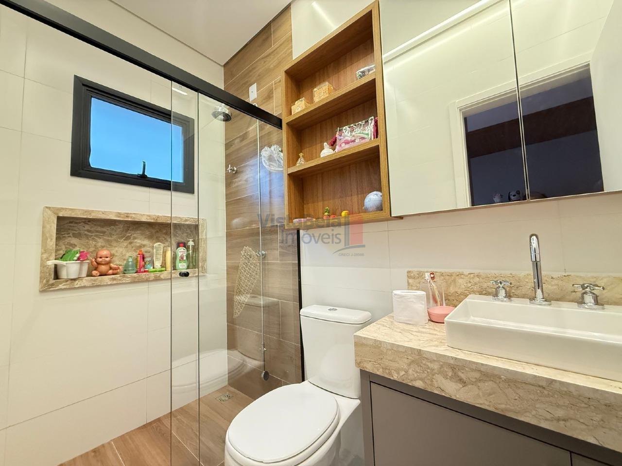 Casa em Condomínio à venda no Piracangaguá: 