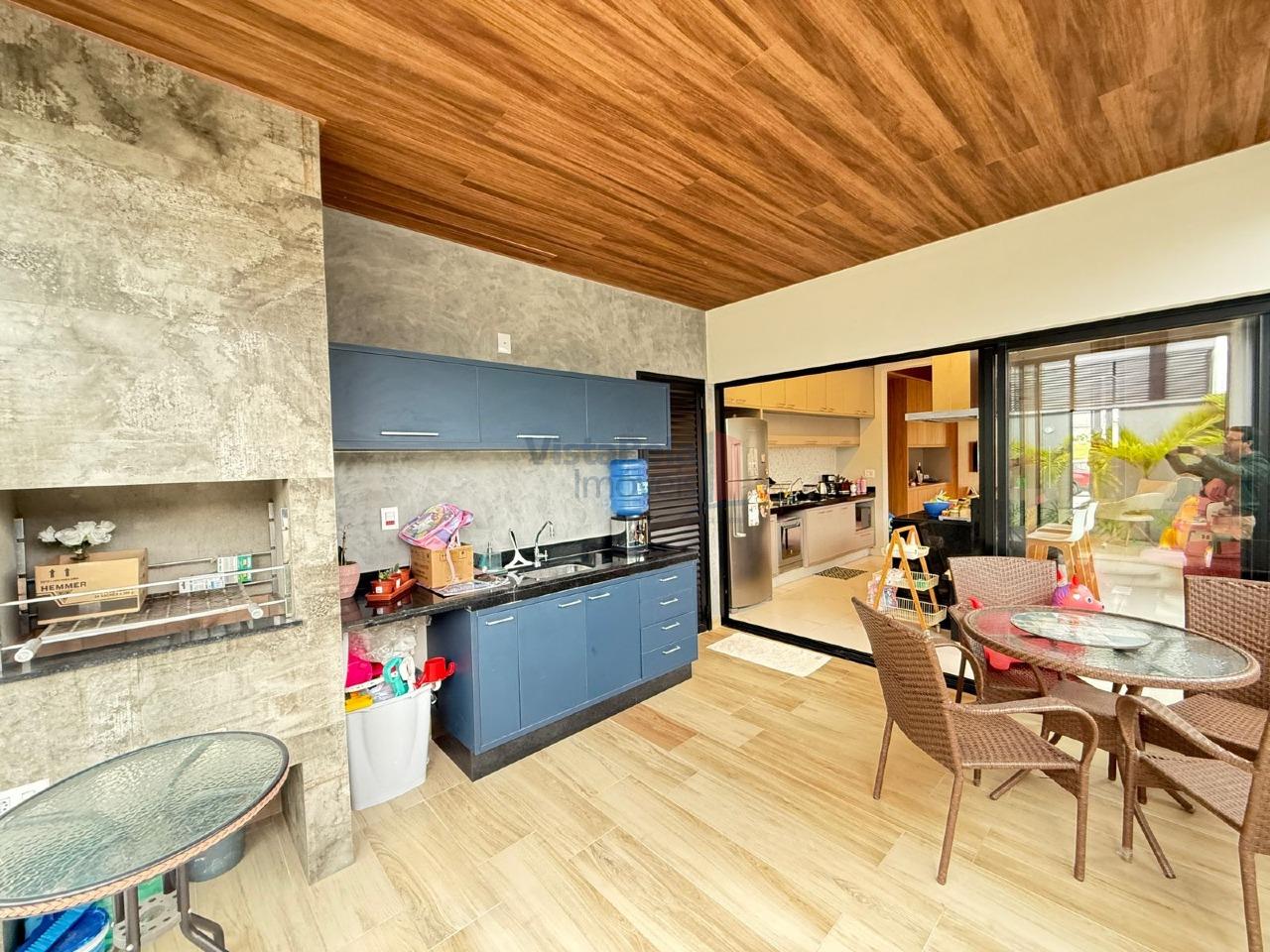 Casa em Condomínio à venda no Piracangaguá: 