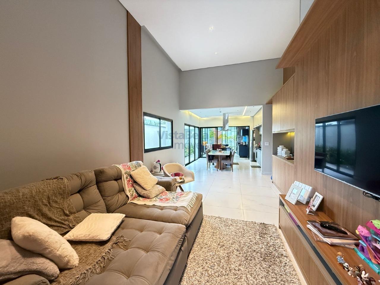 Casa em Condomínio à venda no Piracangaguá: 