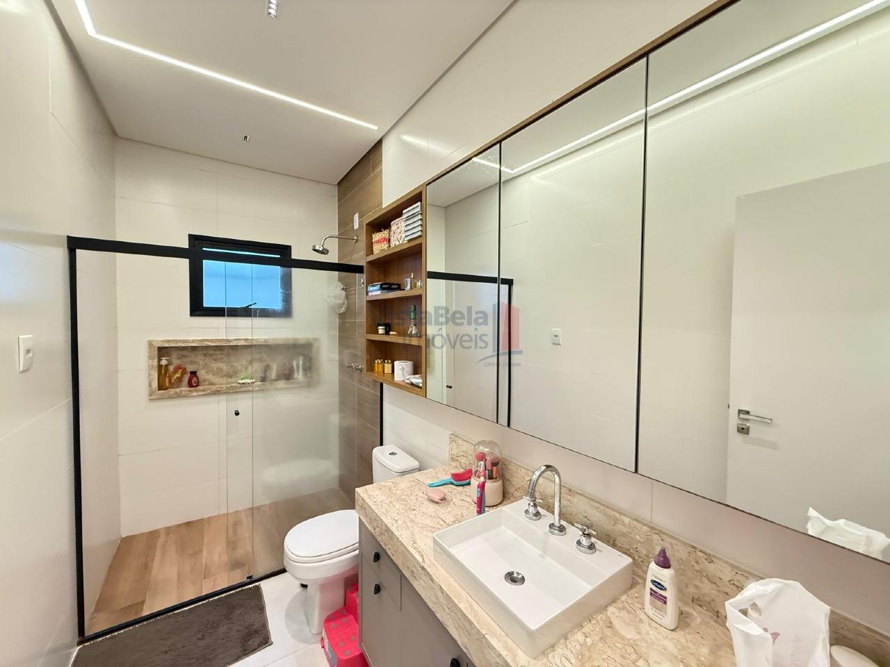 Casa em Condomínio à venda no Piracangaguá: 