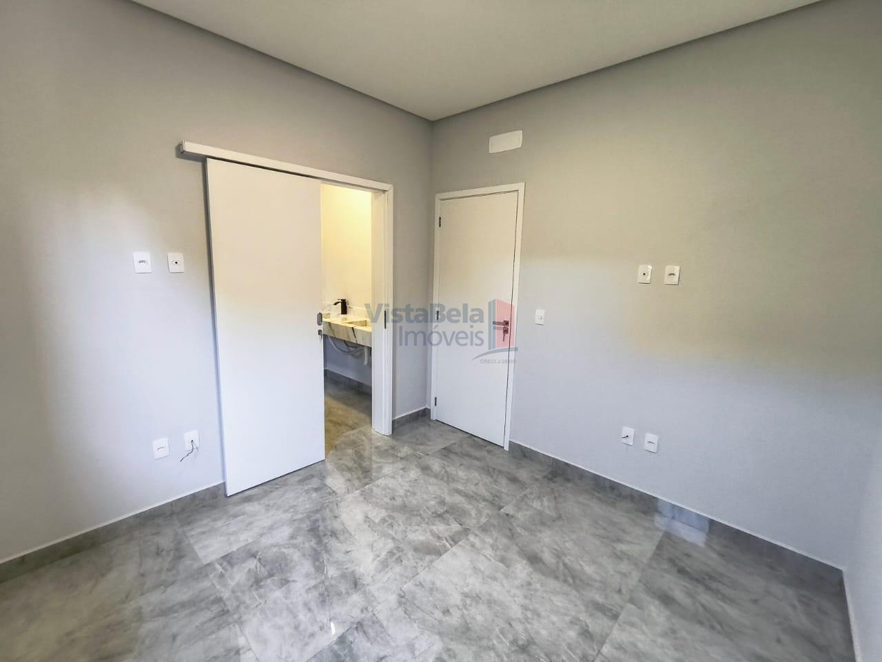 Casa em Condomínio à venda no Piracangaguá: 1ª SUÍTE AMERICANA