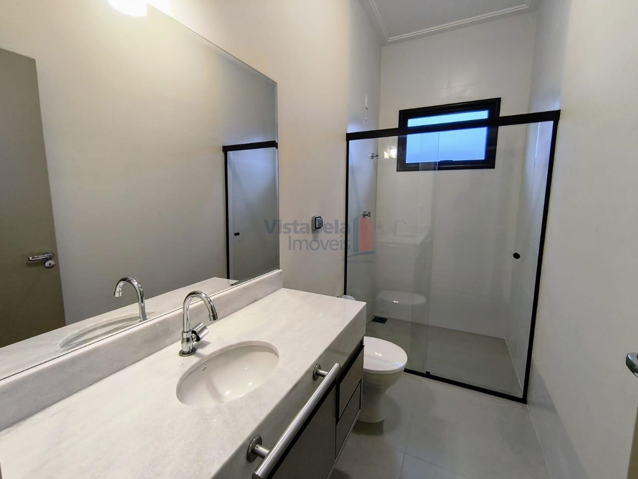 Casa em Condomínio à venda no Piracangaguá: WC SOCIAL