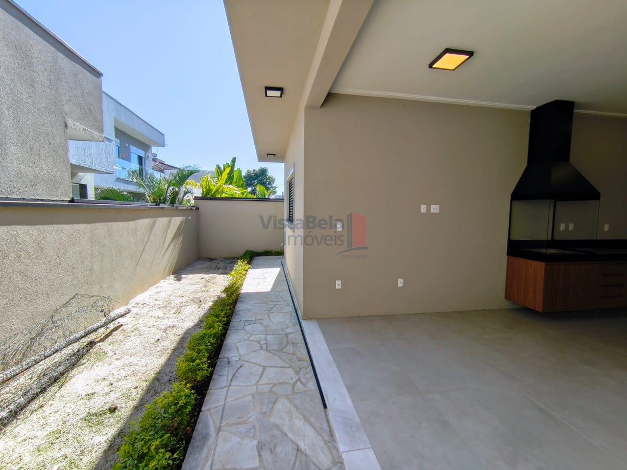 Casa em Condomínio à venda no Piracangaguá: QUINTAL