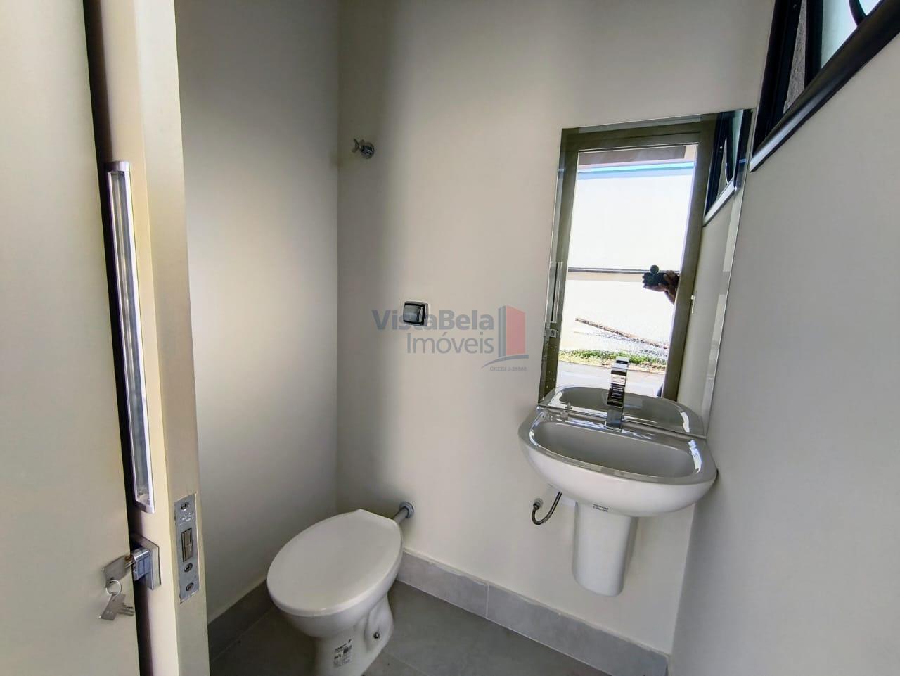 Casa em Condomínio à venda no Piracangaguá: WC SOCIAL