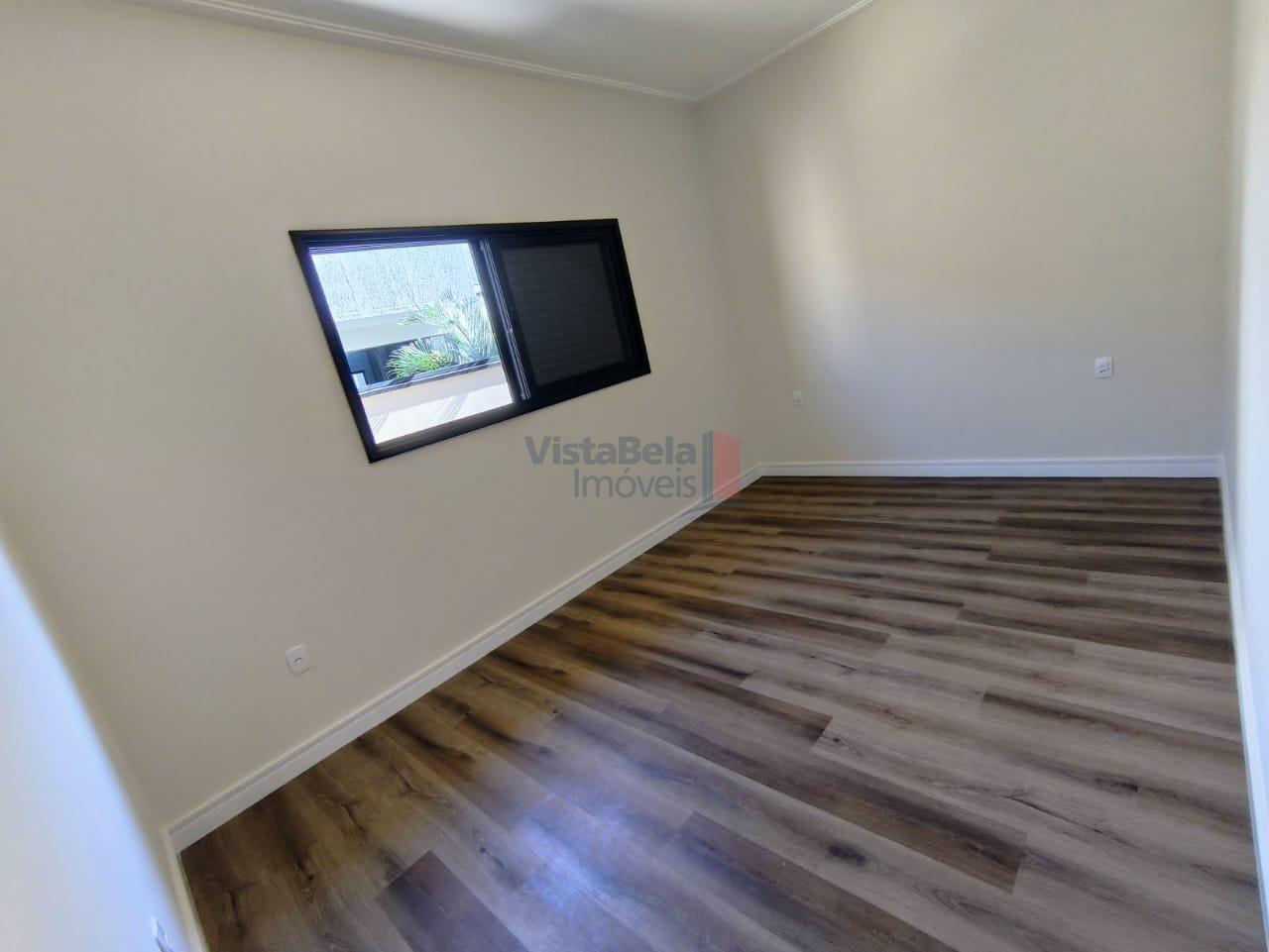 Casa em Condomínio à venda no Piracangaguá: SUÍTE