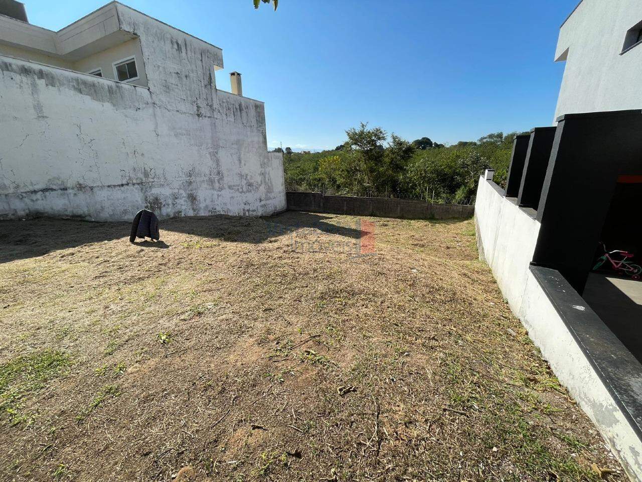 Lote em condomínio à venda no Loteamento Pinheiros de Tremembé: 