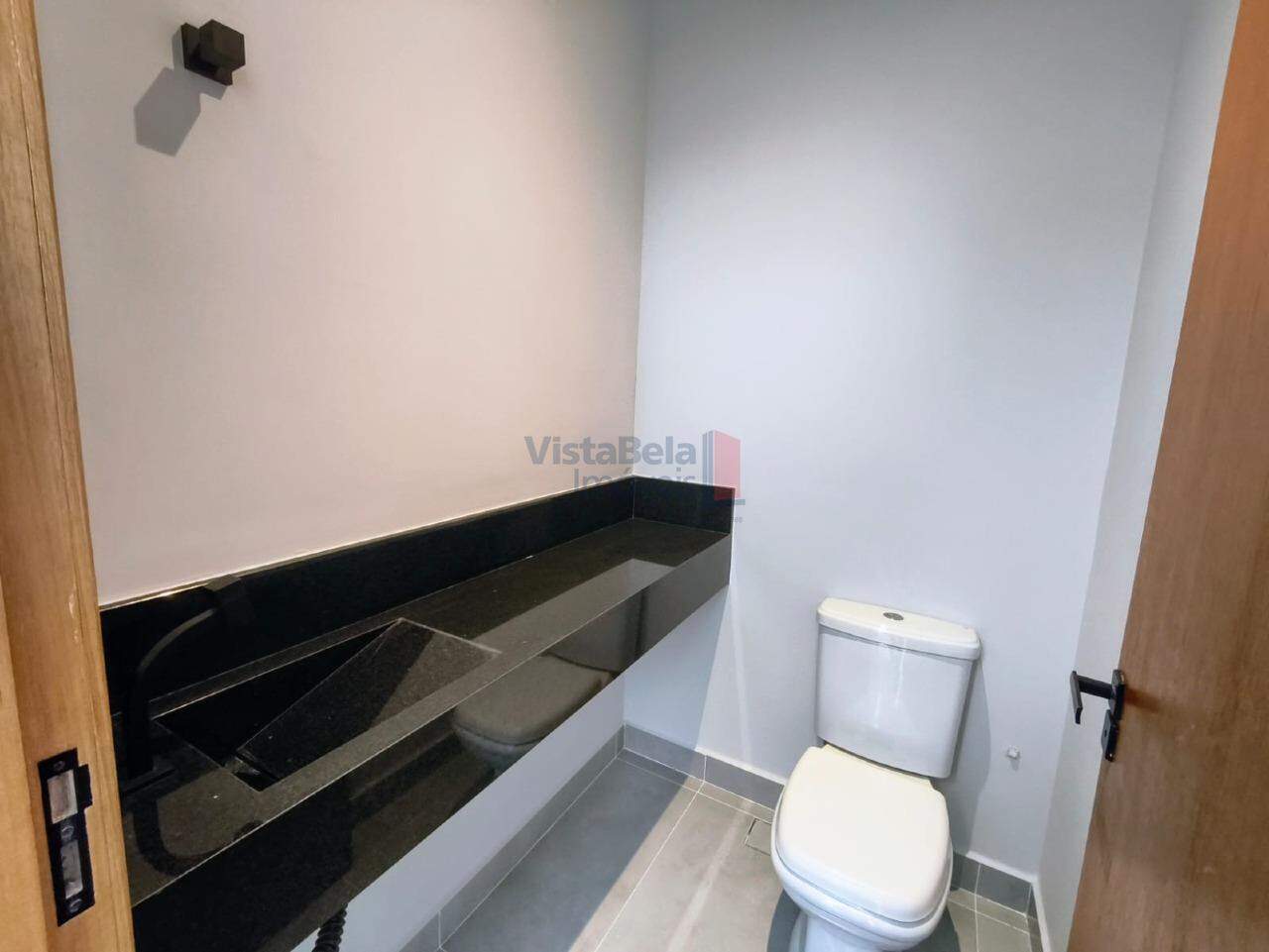 Casa em Condomínio à venda no Loteamento Residencial Pérola do Vale: LAVABO