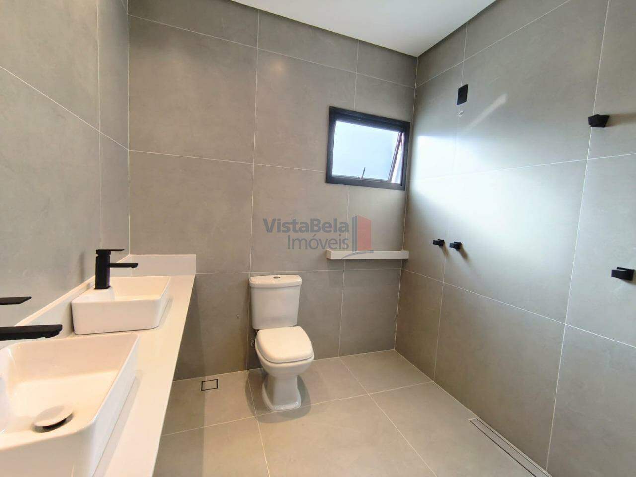 Casa em Condomínio à venda no Loteamento Residencial Pérola do Vale: WC SUÍTE MASTER