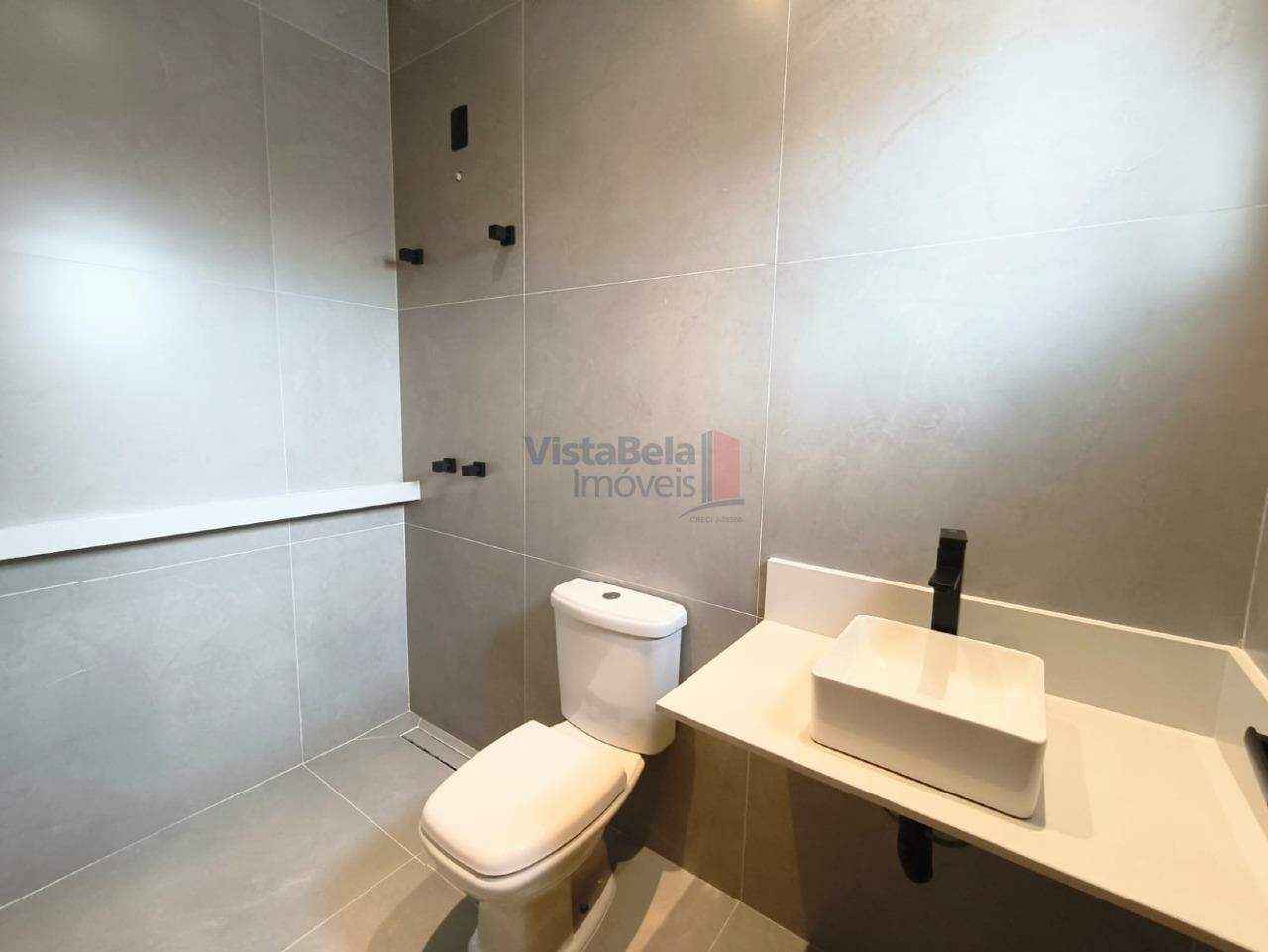 Casa em Condomínio à venda no Loteamento Residencial Pérola do Vale: WC 1ª SUÍTE