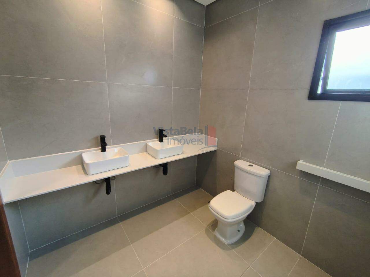 Casa em Condomínio à venda no Loteamento Residencial Pérola do Vale: WC SUÍTE MASTER
