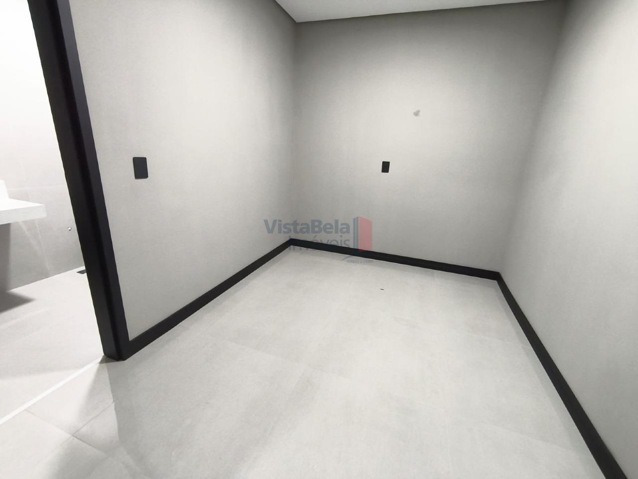 Casa em Condomínio à venda no Piracangaguá: CLOSET