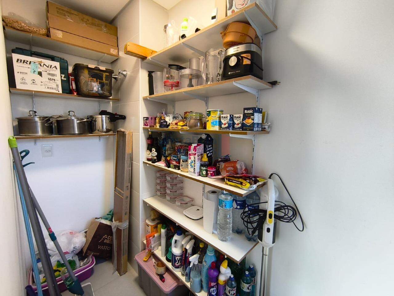 Apartamento à venda no Jardim das Nações: DESPENSA