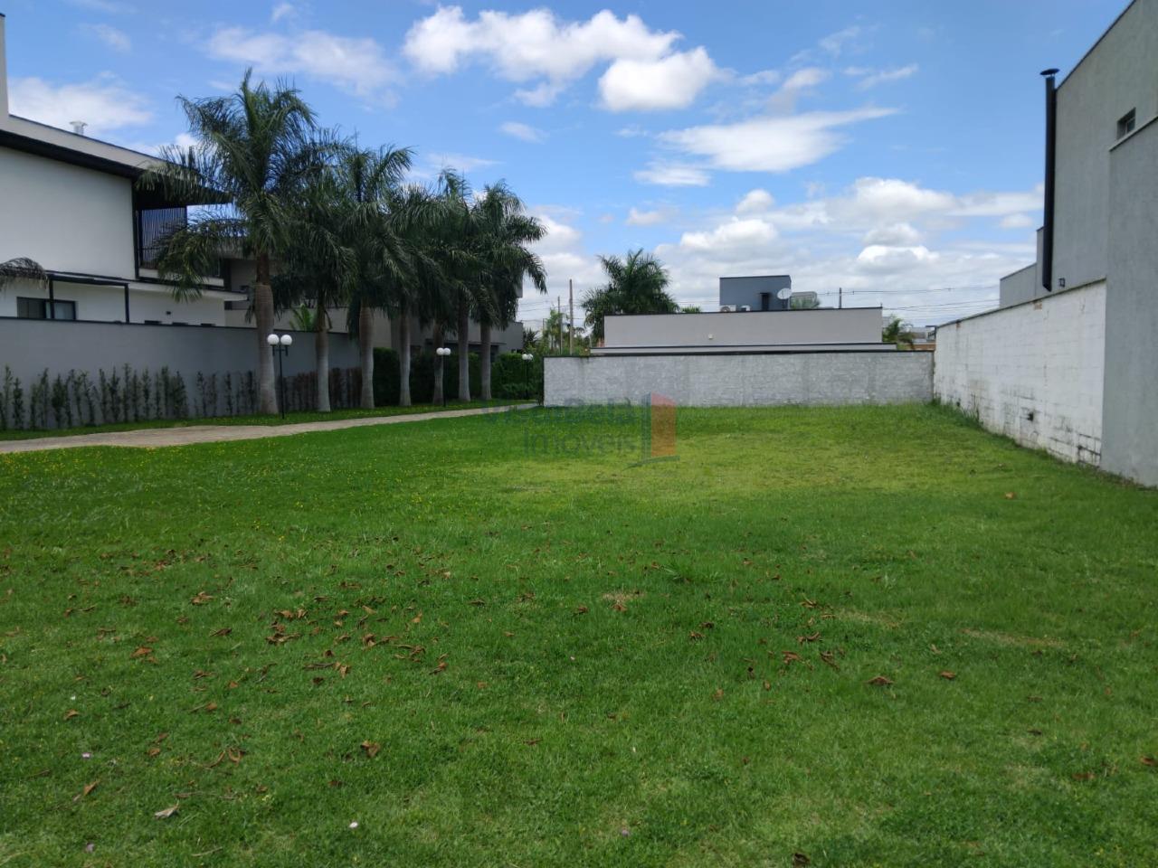 Lote em condomínio à venda no Estiva: 