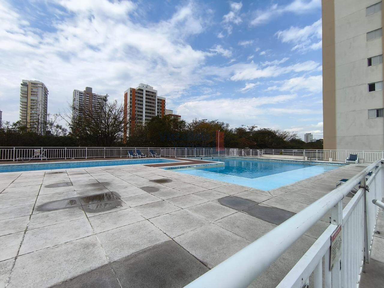 Apartamento para aluguel no Barranco: PISCINA