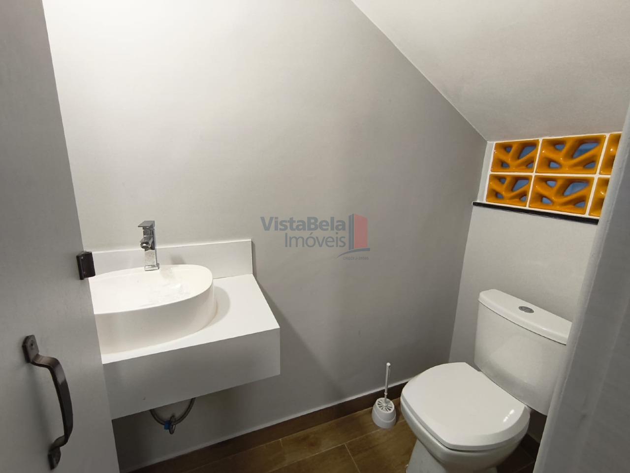 Casa em Condomínio à venda no Monte Belo: LAVABO ESCRITÓRIO