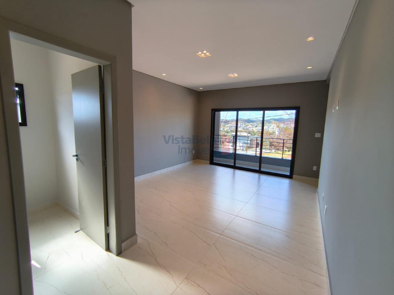 Casa em Condomínio à venda no Monte Belo: SALA AMPLA COM SACADA