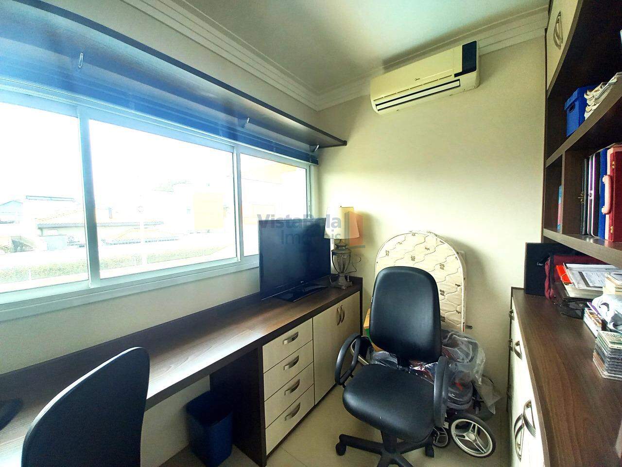 Casa em Condomínio à venda no Loteamento Residencial Campos do Conde II: 