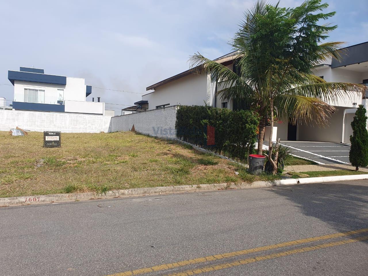 Lote em condomínio à venda no Piracangaguá: 