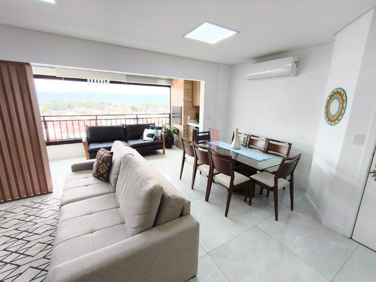 Apartamento à venda no Centro: SALA COM AR CONDICIONADO