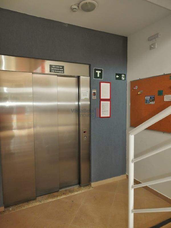 Apartamento à venda no itagua: ELEVADOR
