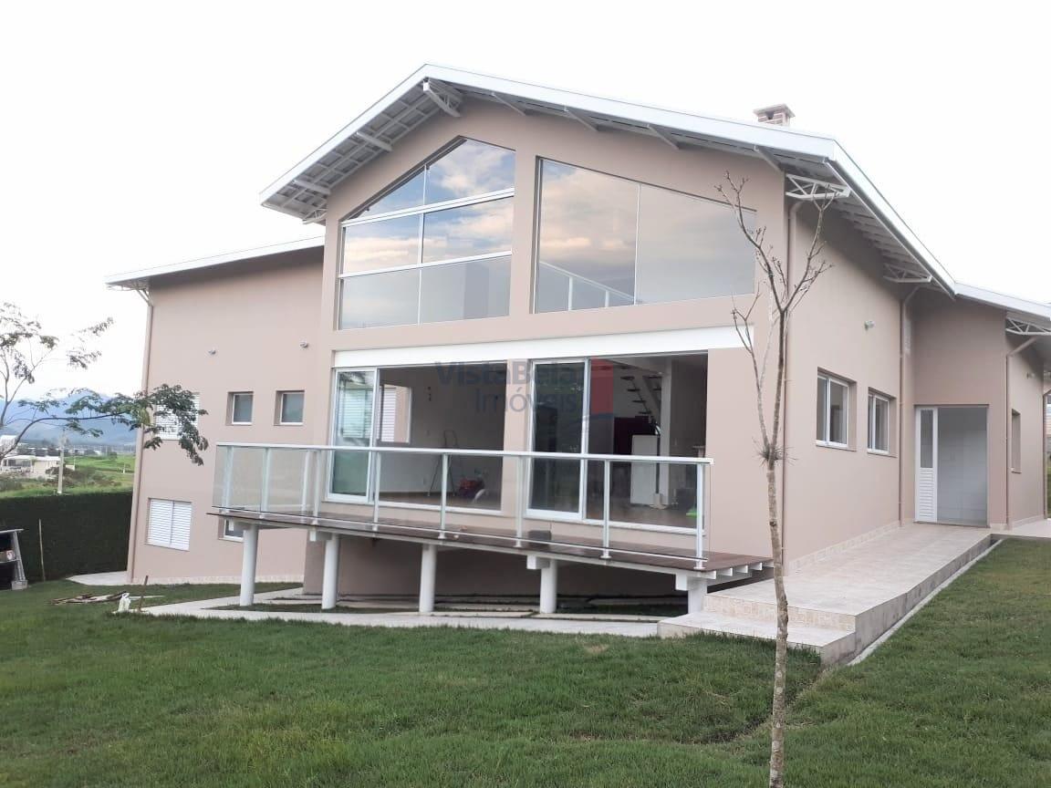 Casa em Condomínio à venda no Loteamento Comercial e Residencial Village da Serra: AMPLO QUINTAL