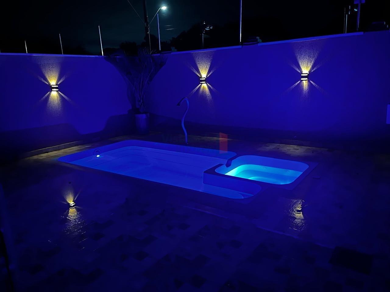 Casa em Condomínio à venda no AreÃO: PISCINA ILUMINADA