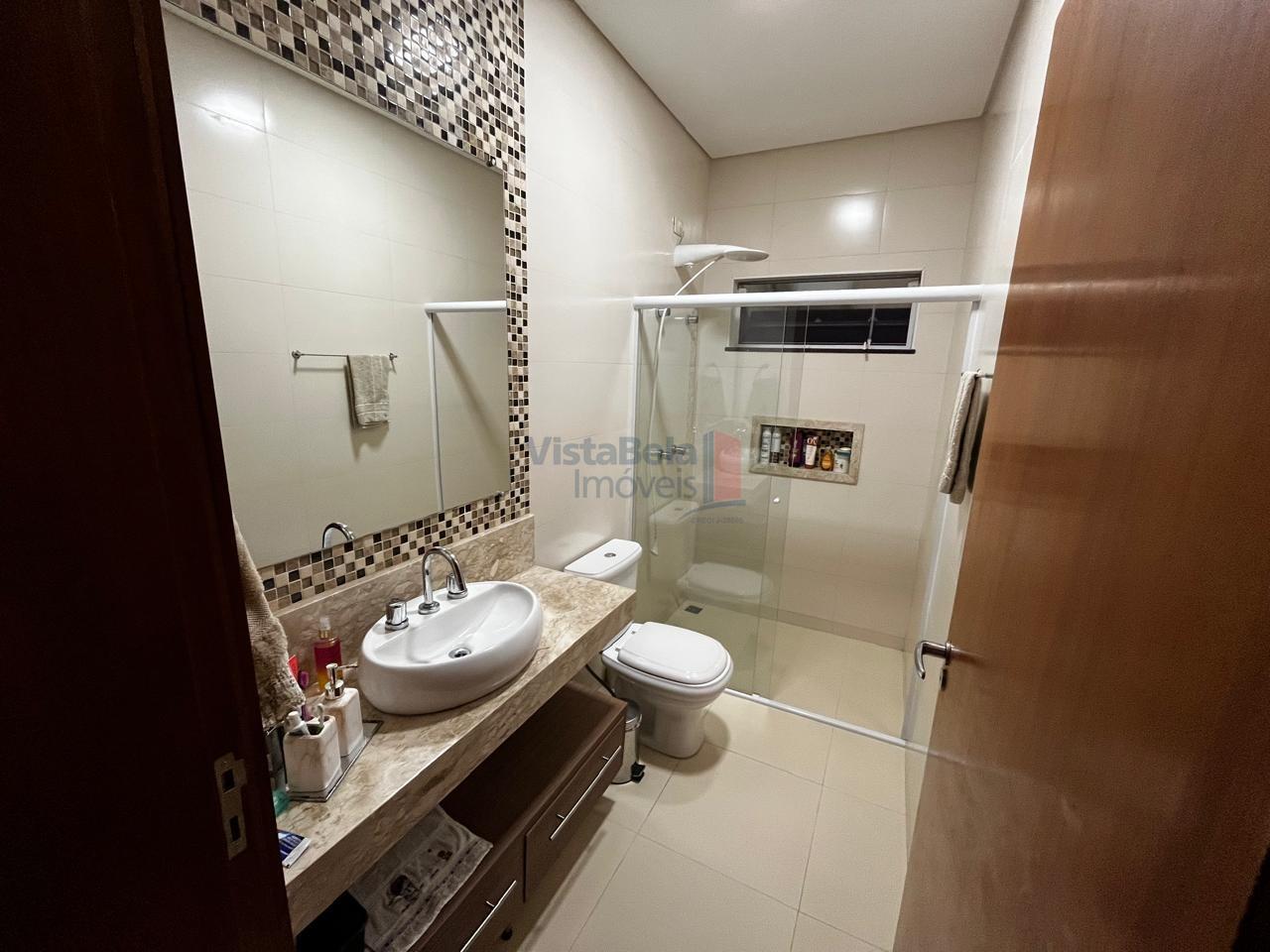 Casa em Condomínio à venda no AreÃO: WC SOCIAL