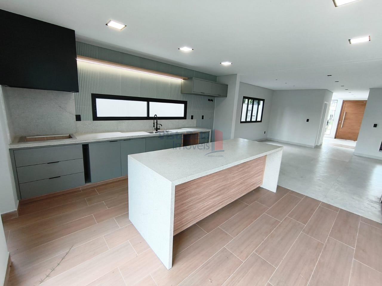 Casa em Condomínio à venda no Jardim dos Estados: COZINHA COM ILHA