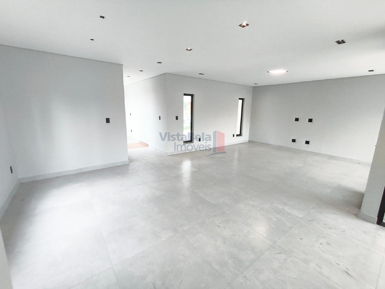 Casa em Condomínio à venda no Jardim dos Estados: AMPLA SALA 2 AMBIENTES