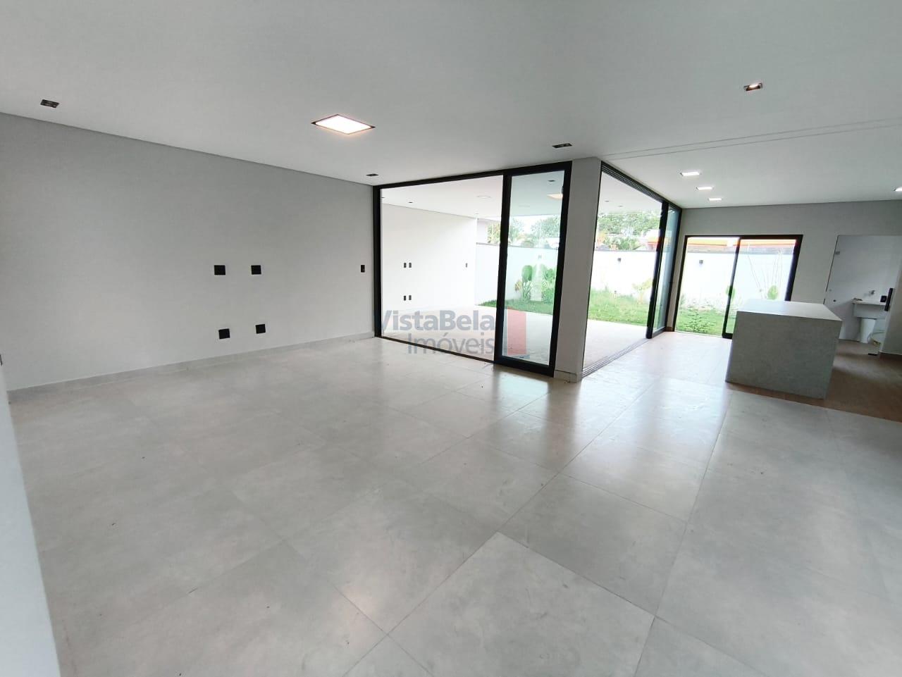 Casa em Condomínio à venda no Jardim dos Estados: AMPLA SALA 2 AMBIENTES