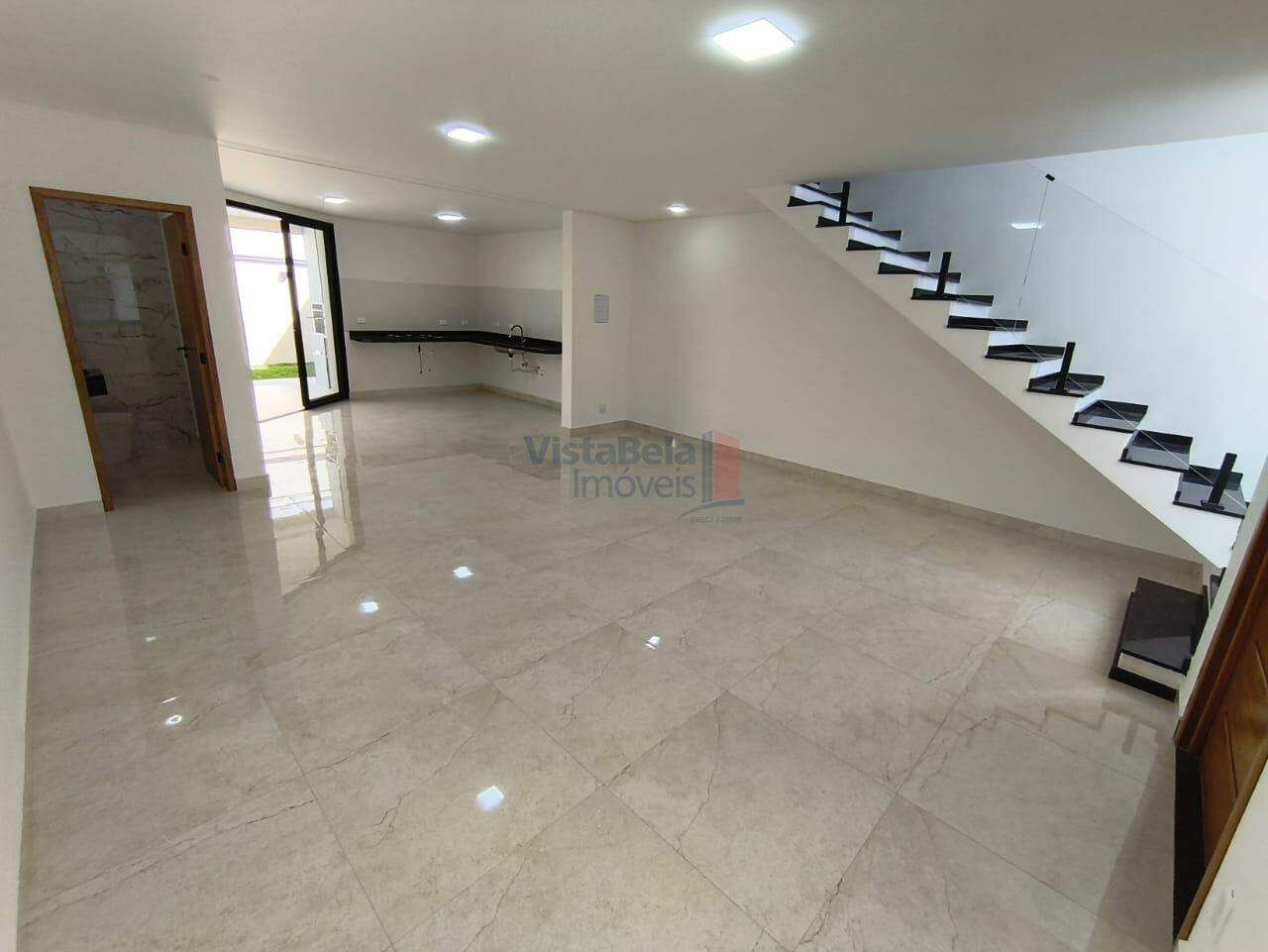 Casa em Condomínio à venda no Morada dos Nobres: AMPLA SALA 2 AMBIENTES