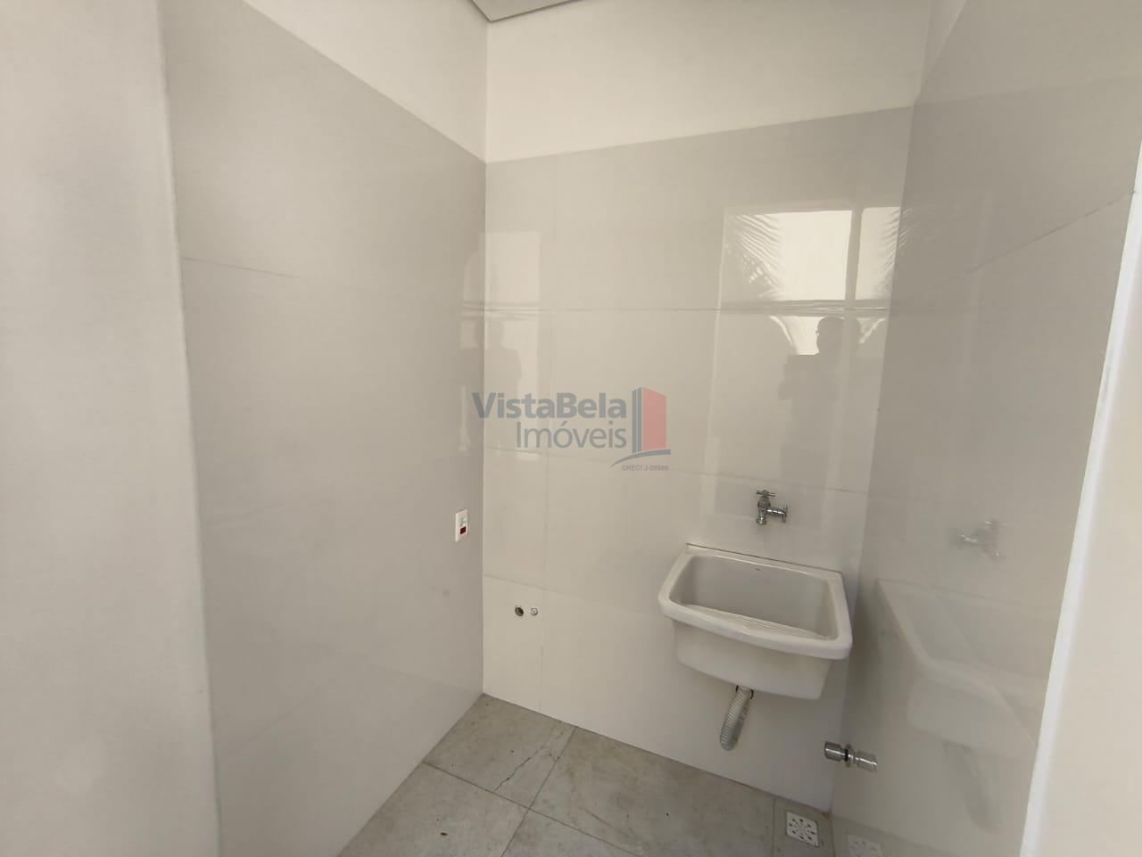 Casa em Condomínio à venda no Morada dos Nobres: LAVANDERIA COBERTA