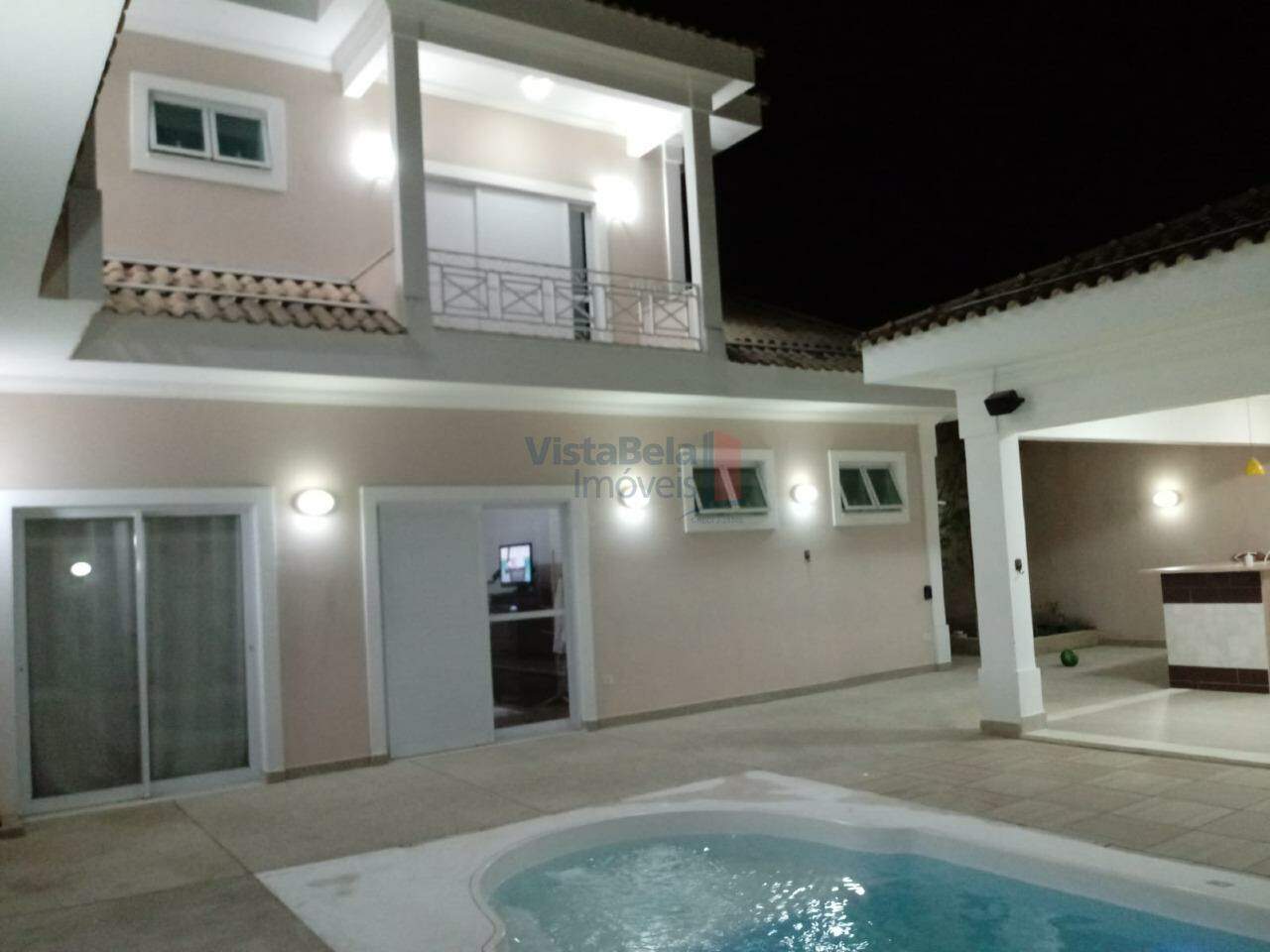 Casa em Condomínio à venda no Piracangaguá: 