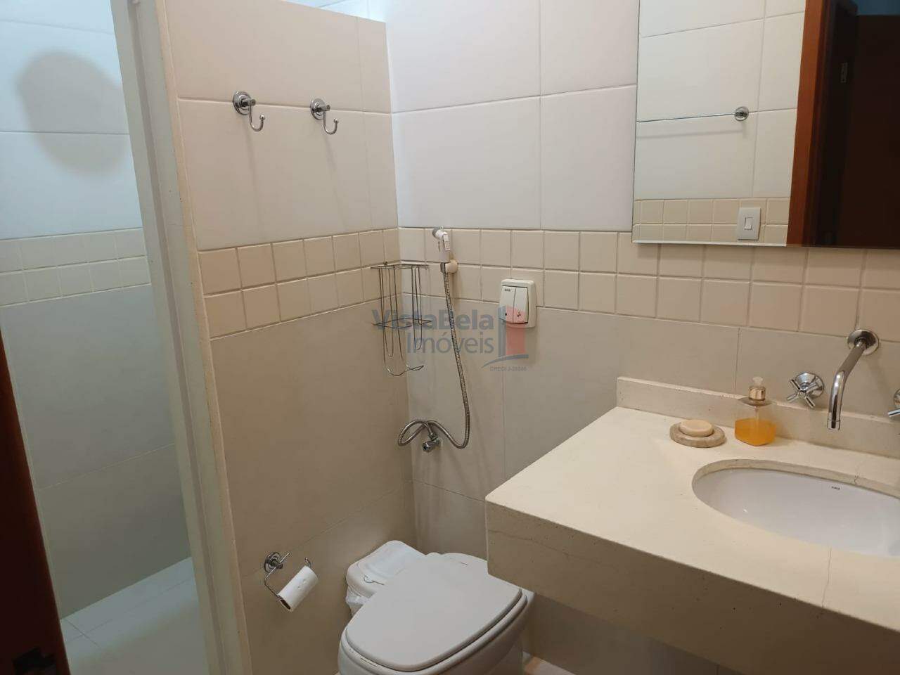 Casa em Condomínio à venda no Piracangaguá: 