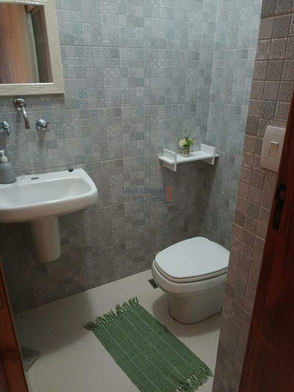Casa em Condomínio à venda no Piracangaguá: 